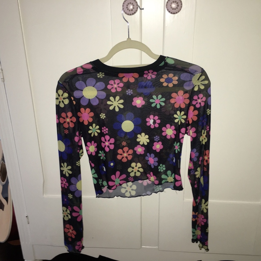 cute mesh top w/ funky floral pattern